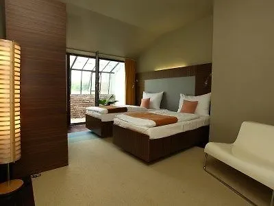 Chateau Kotera מלון רטבור